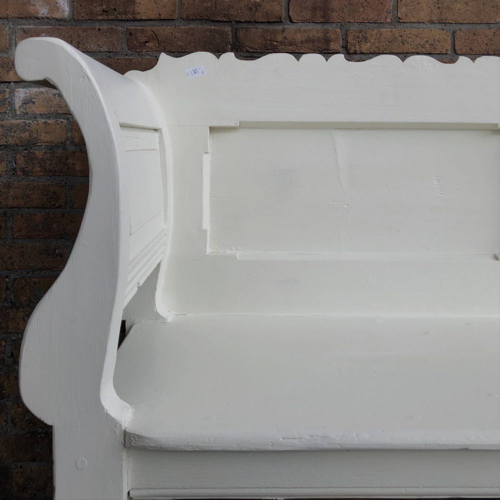 Witte houten bank