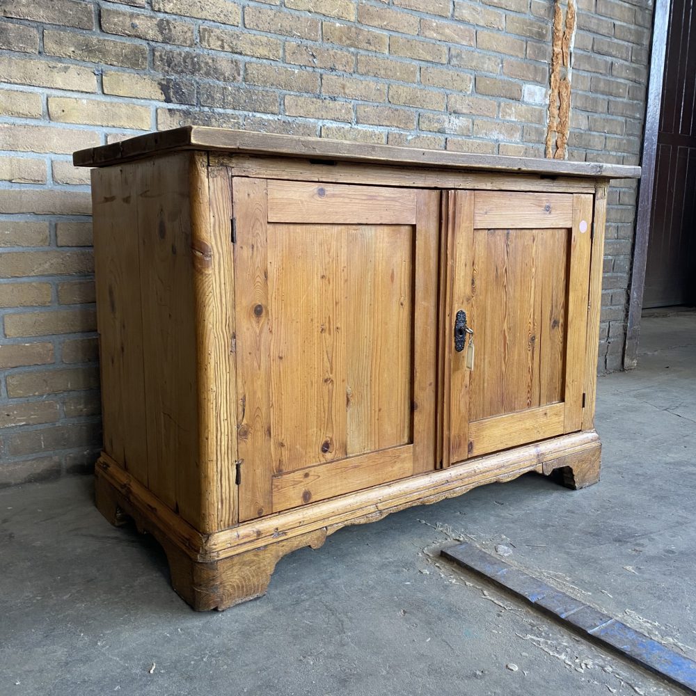 Houten onderkast commode