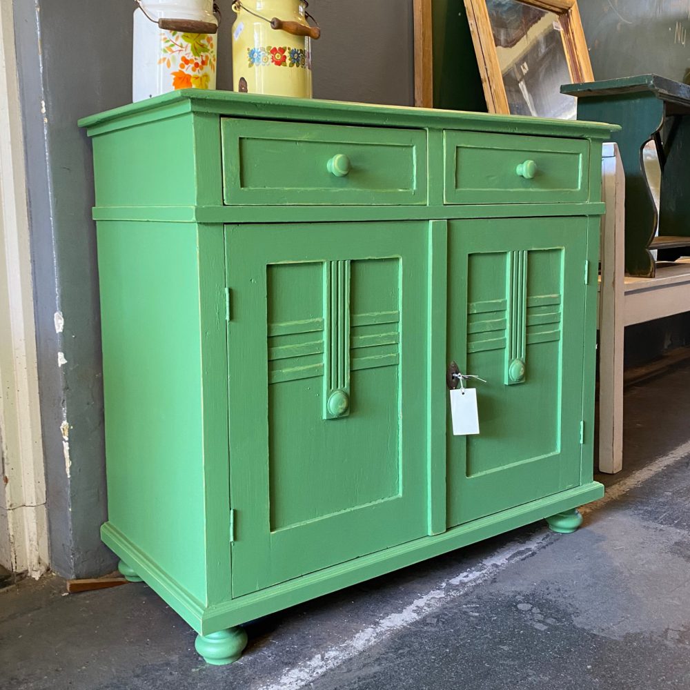 Groene commode