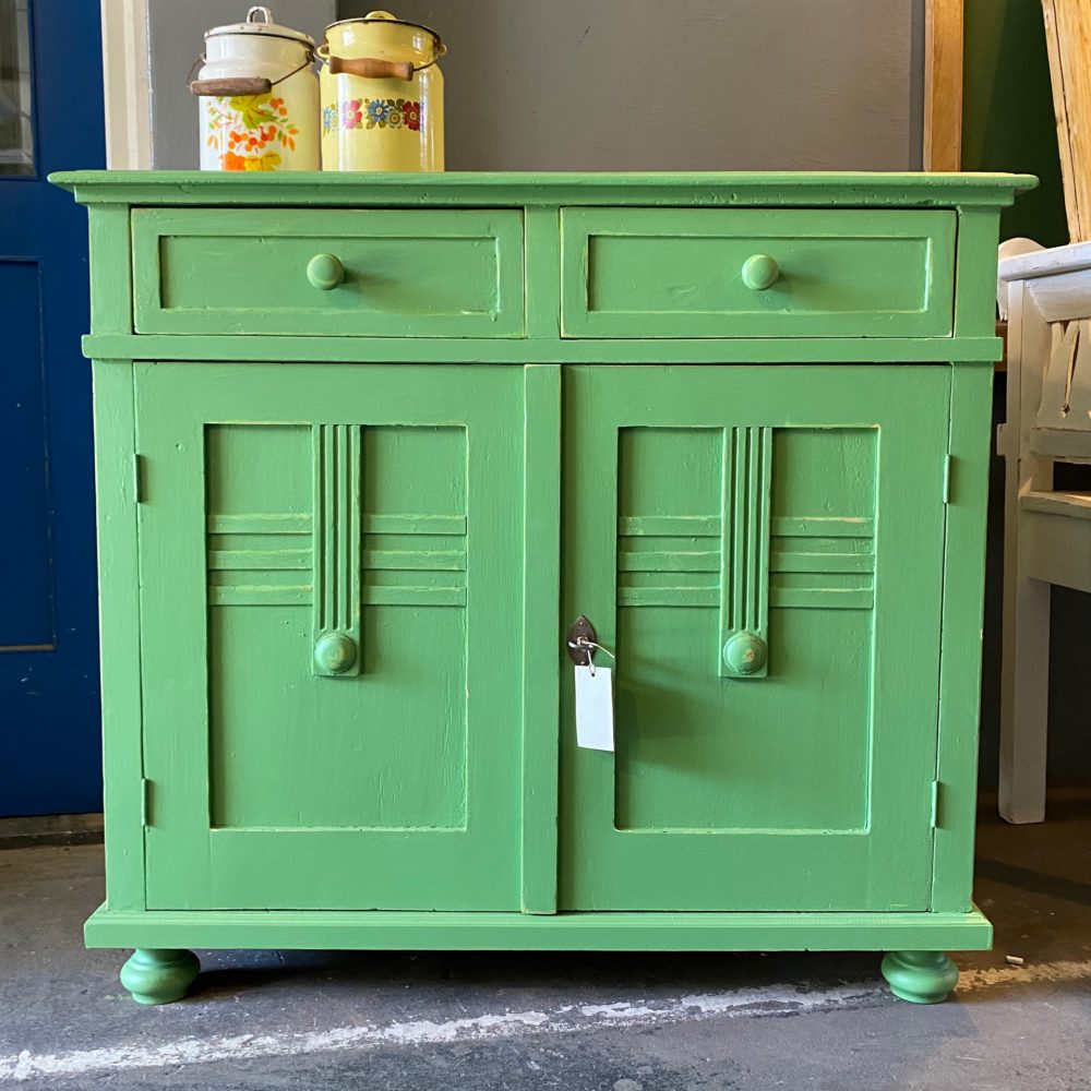 Groene commode