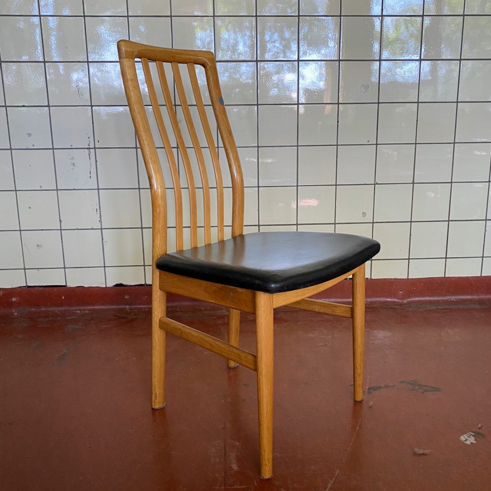 Houten eetkamerstoel