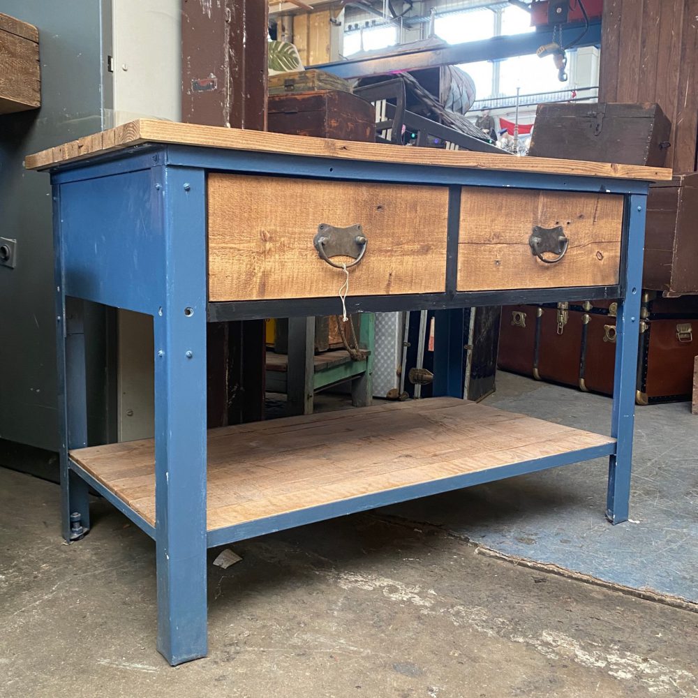 Blauw metalen werkbank werktafel