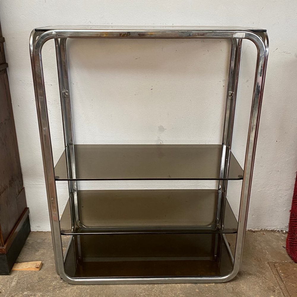 Vintage metalen kast met glazen planken