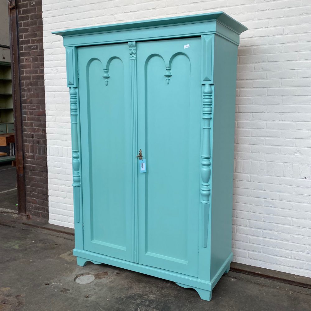 turquoise linnenkast