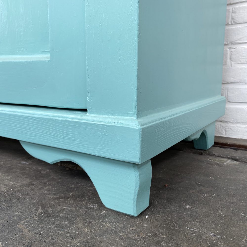 turquoise linnenkast