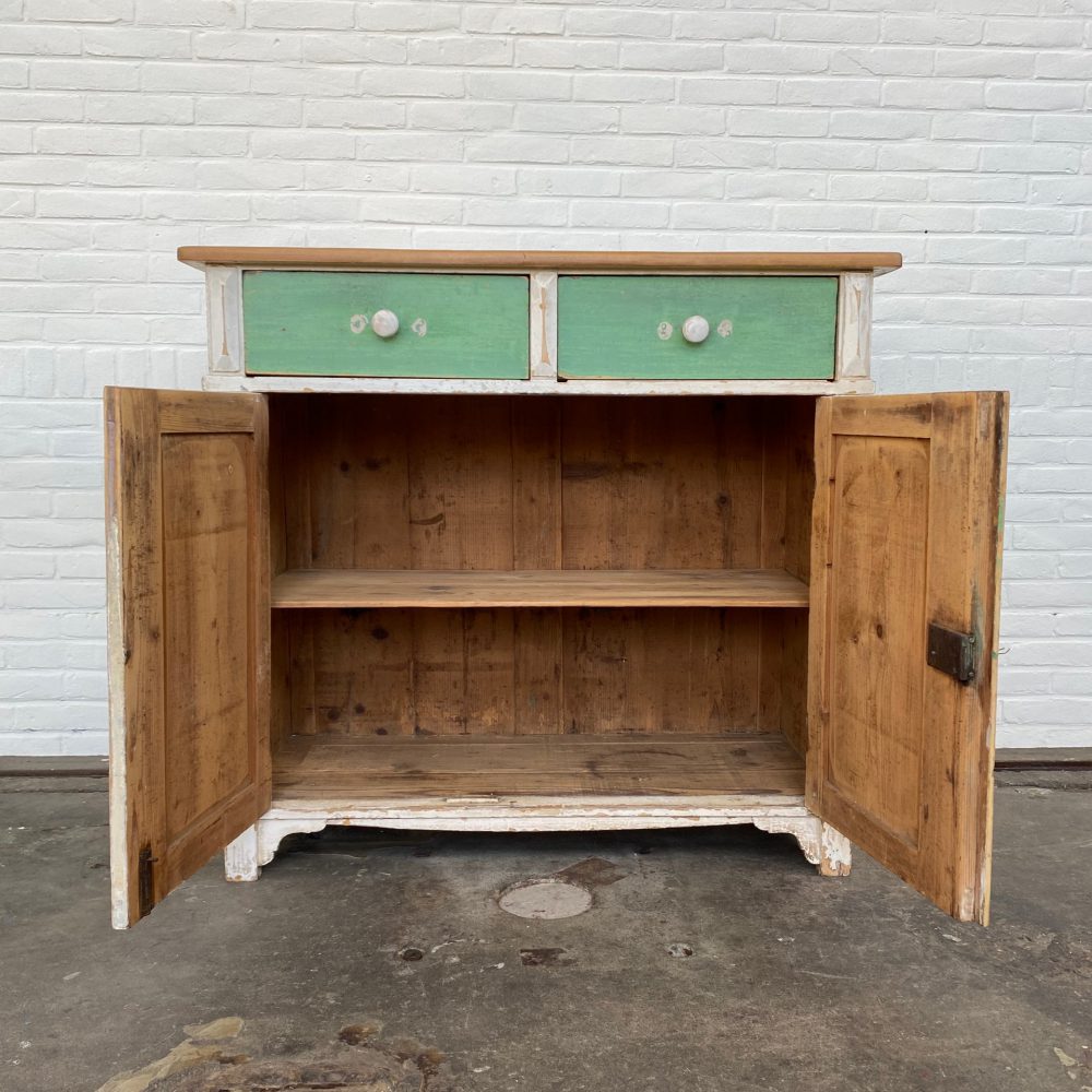 Groen-witte commode