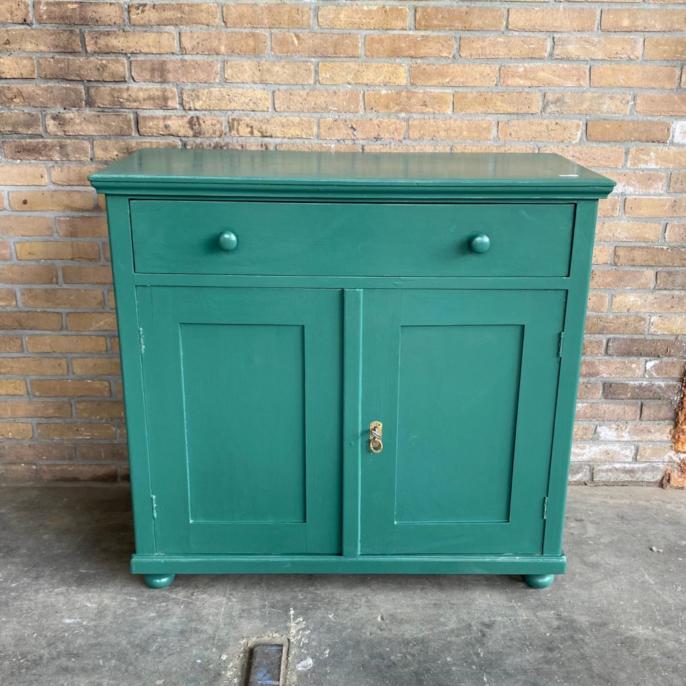 Groene commode