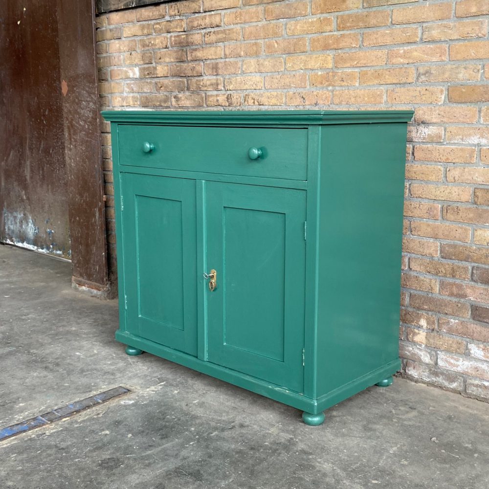 Groene commode