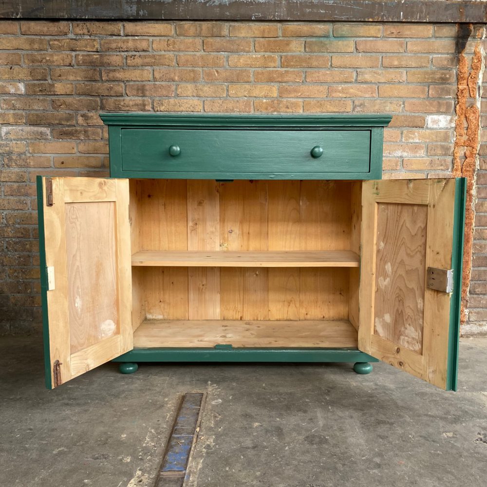 Groene commode