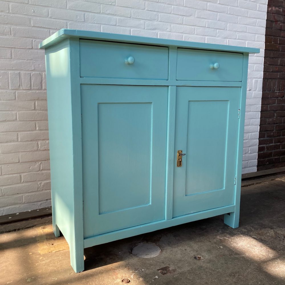 Mint-blauwe commode