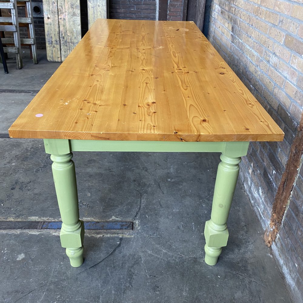 Groene eettafel