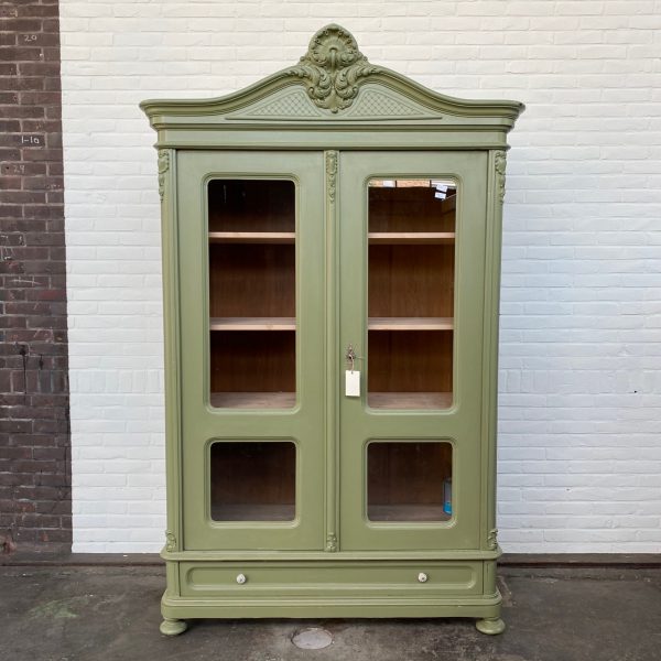 Groene vitrinekast