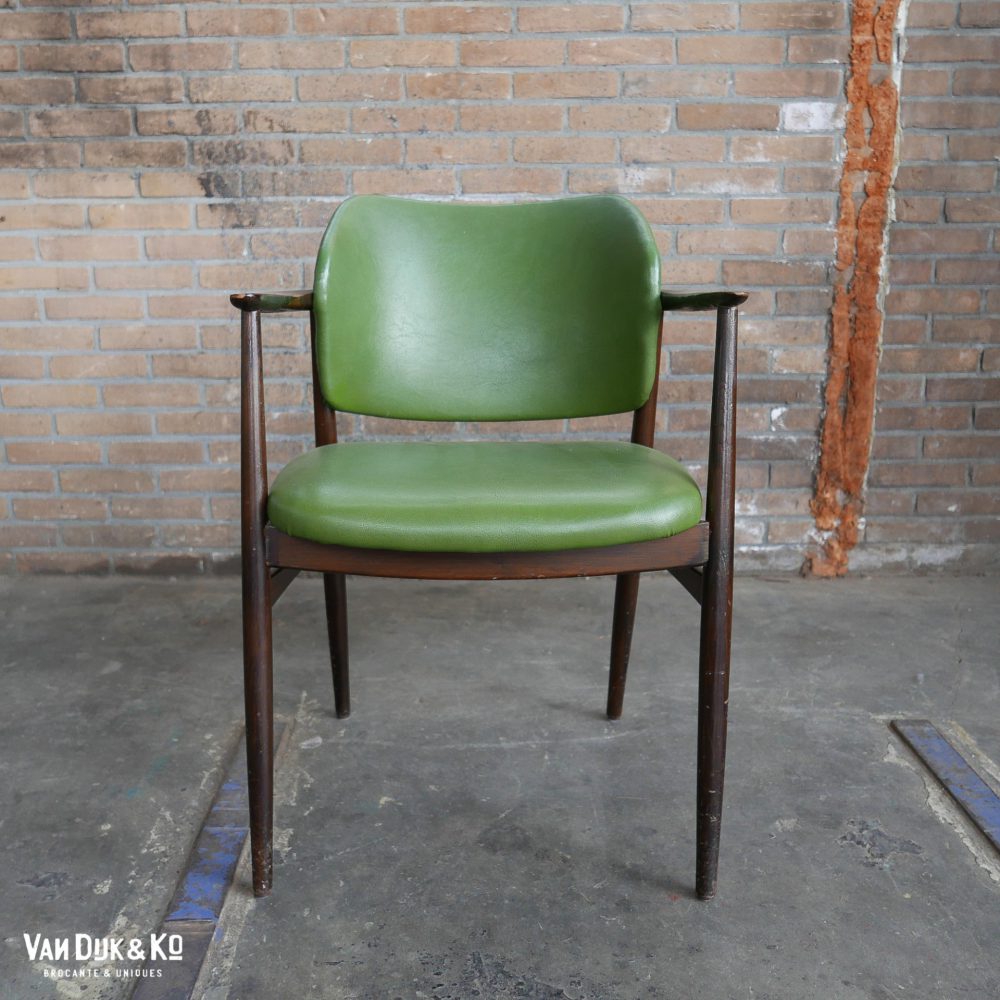 Groene leren stoelen