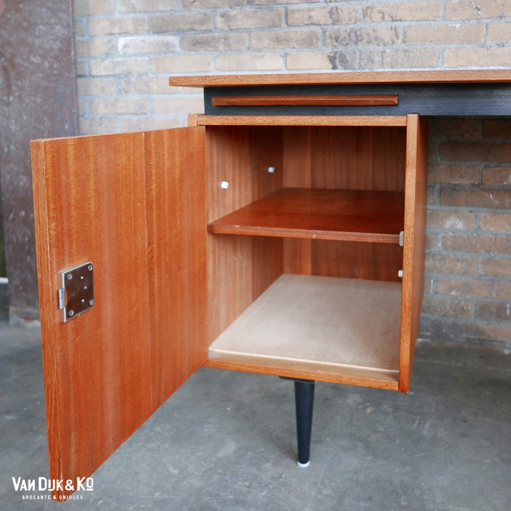 Houten bureau Cees Braakman