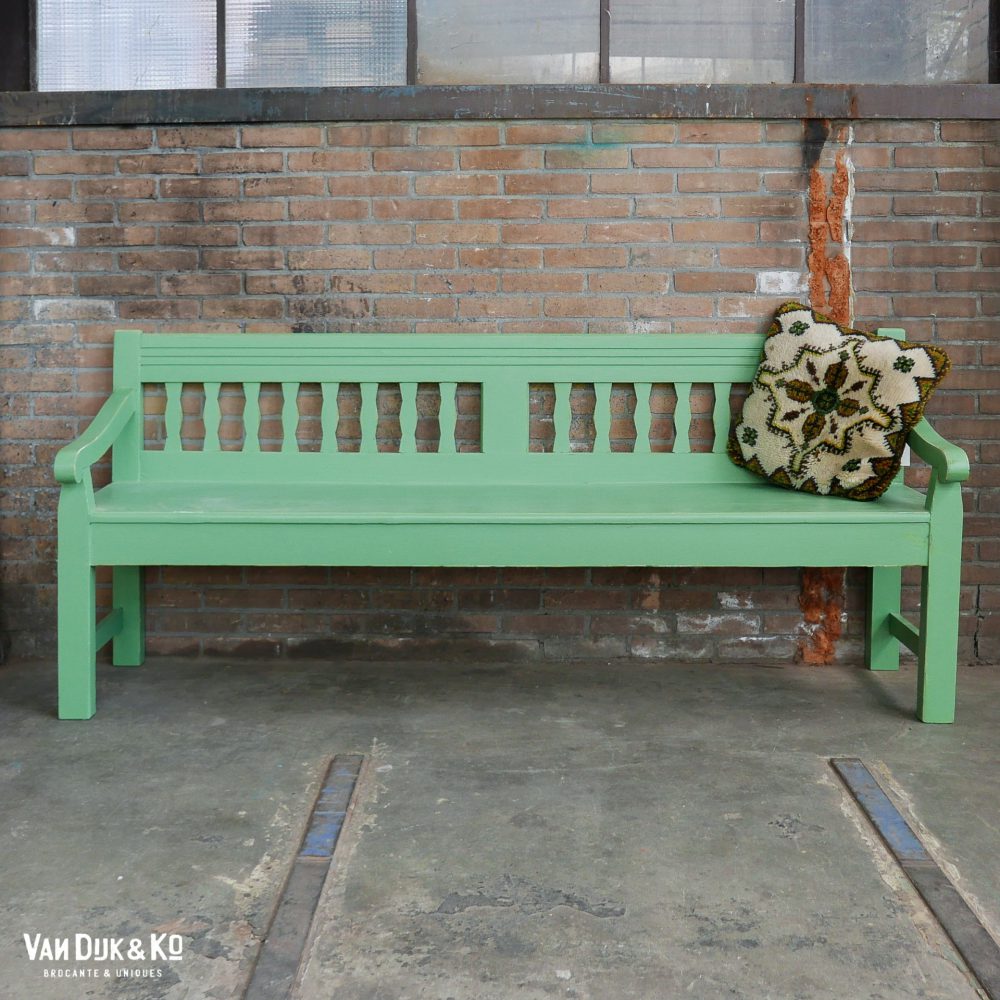 Groene houten bank