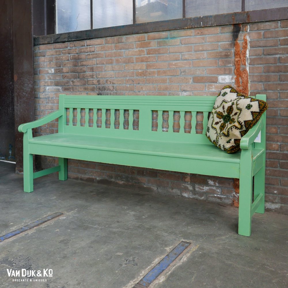 Groene houten bank