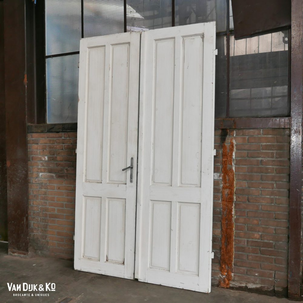 Witte houten deuren