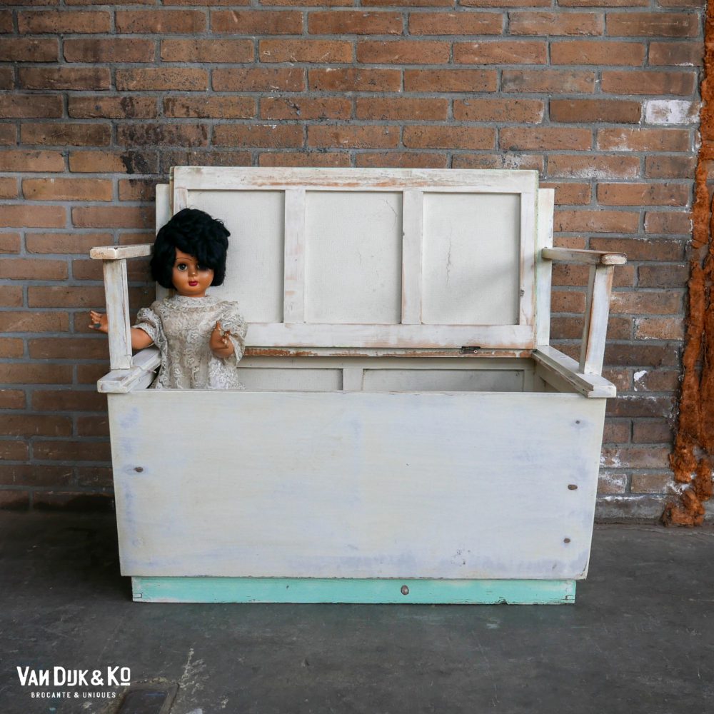 houten kinderbankje met opbergruimte
