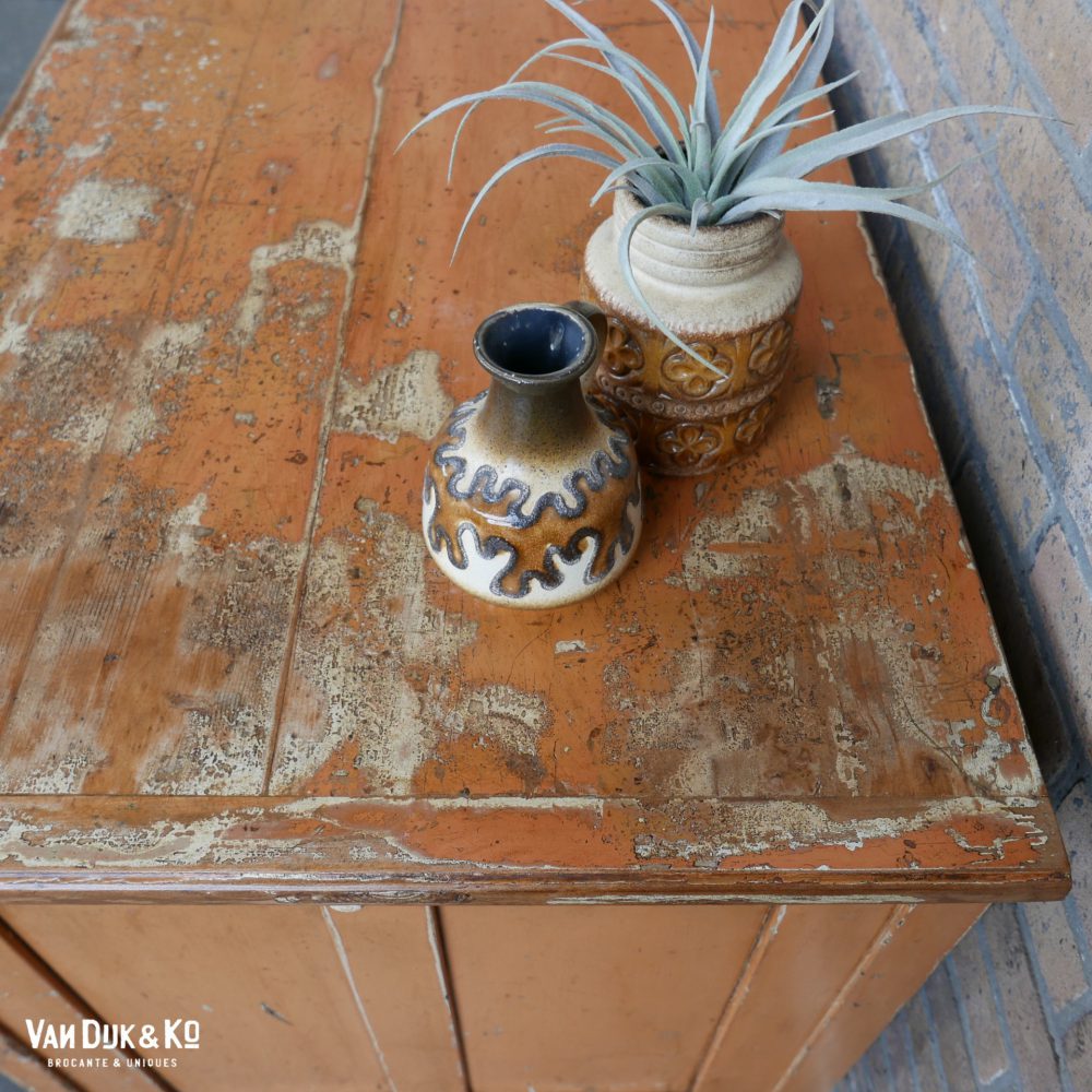 vintage kast met patina