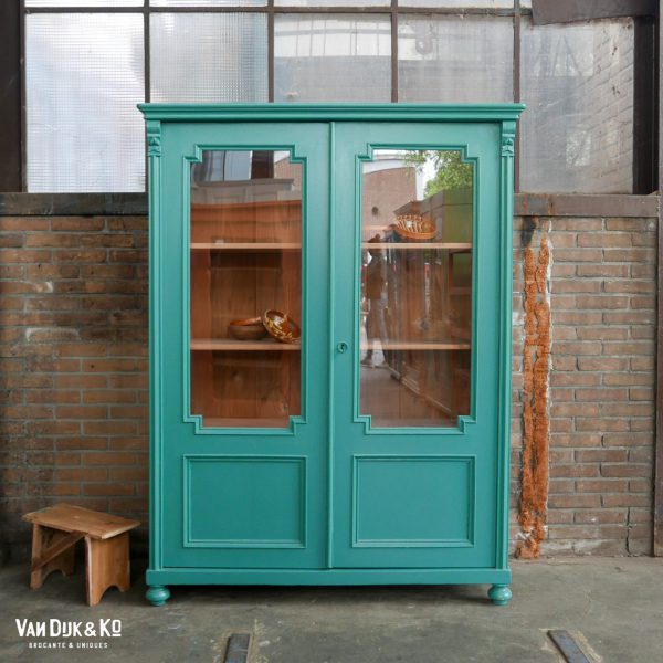 Vintage blauwgroene kast