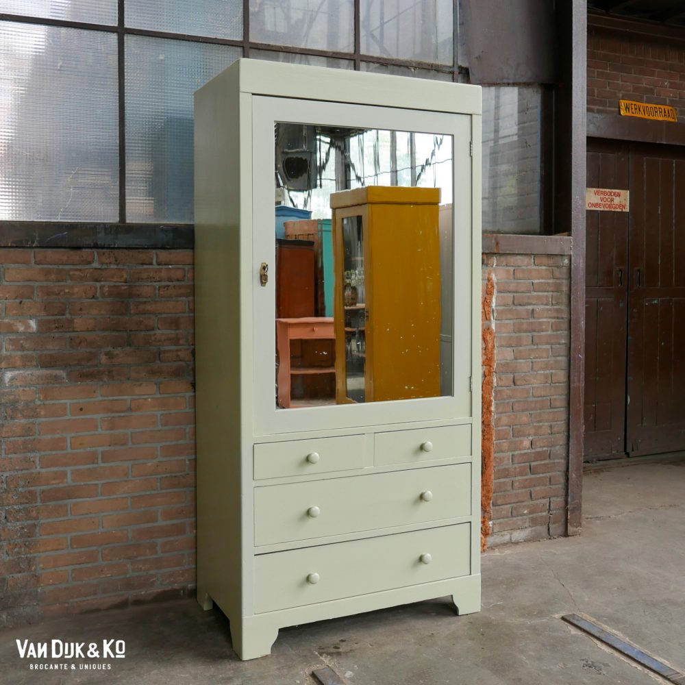 Vintage kast met spiegel