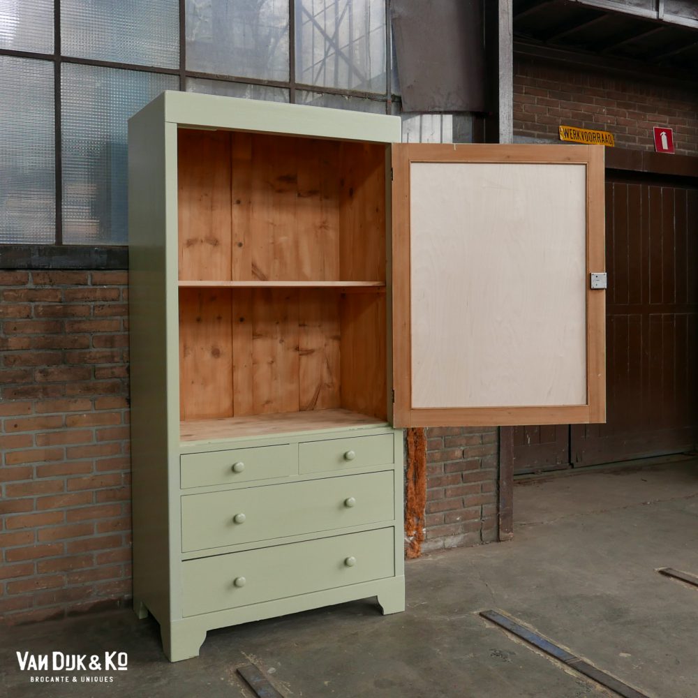 Vintage kast met spiegel