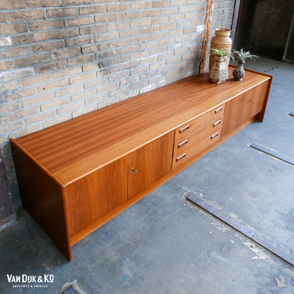 Vintage houten dressoir