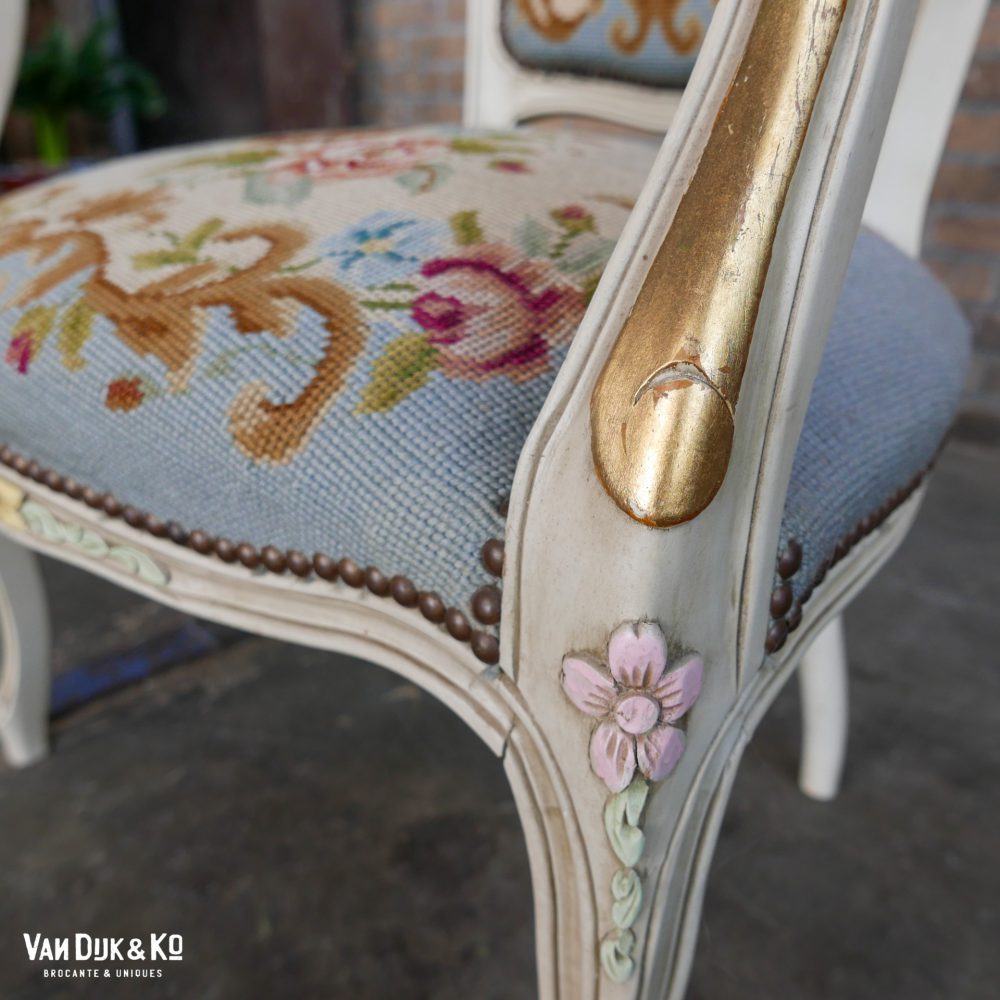 Louis XV stoel met bloemenprint