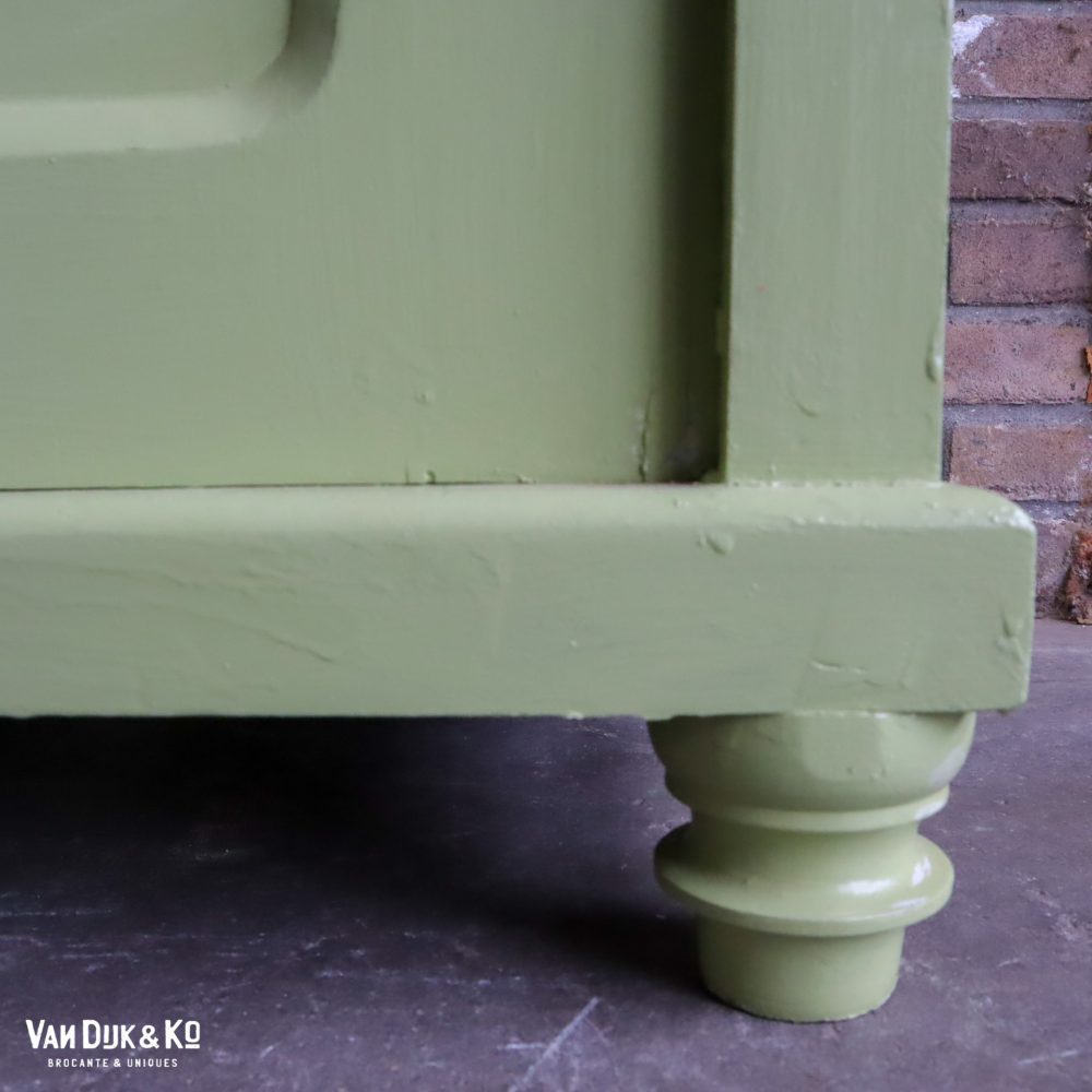 Groene commode