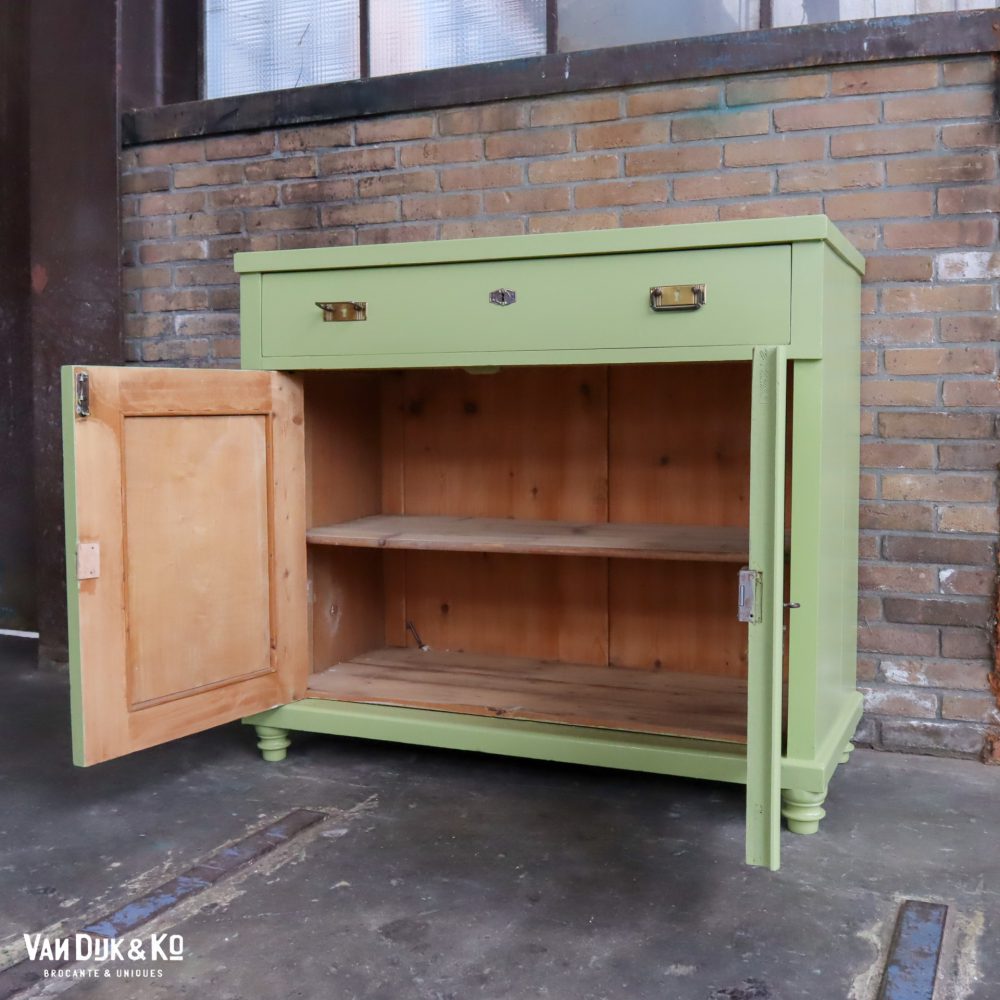 Groene commode