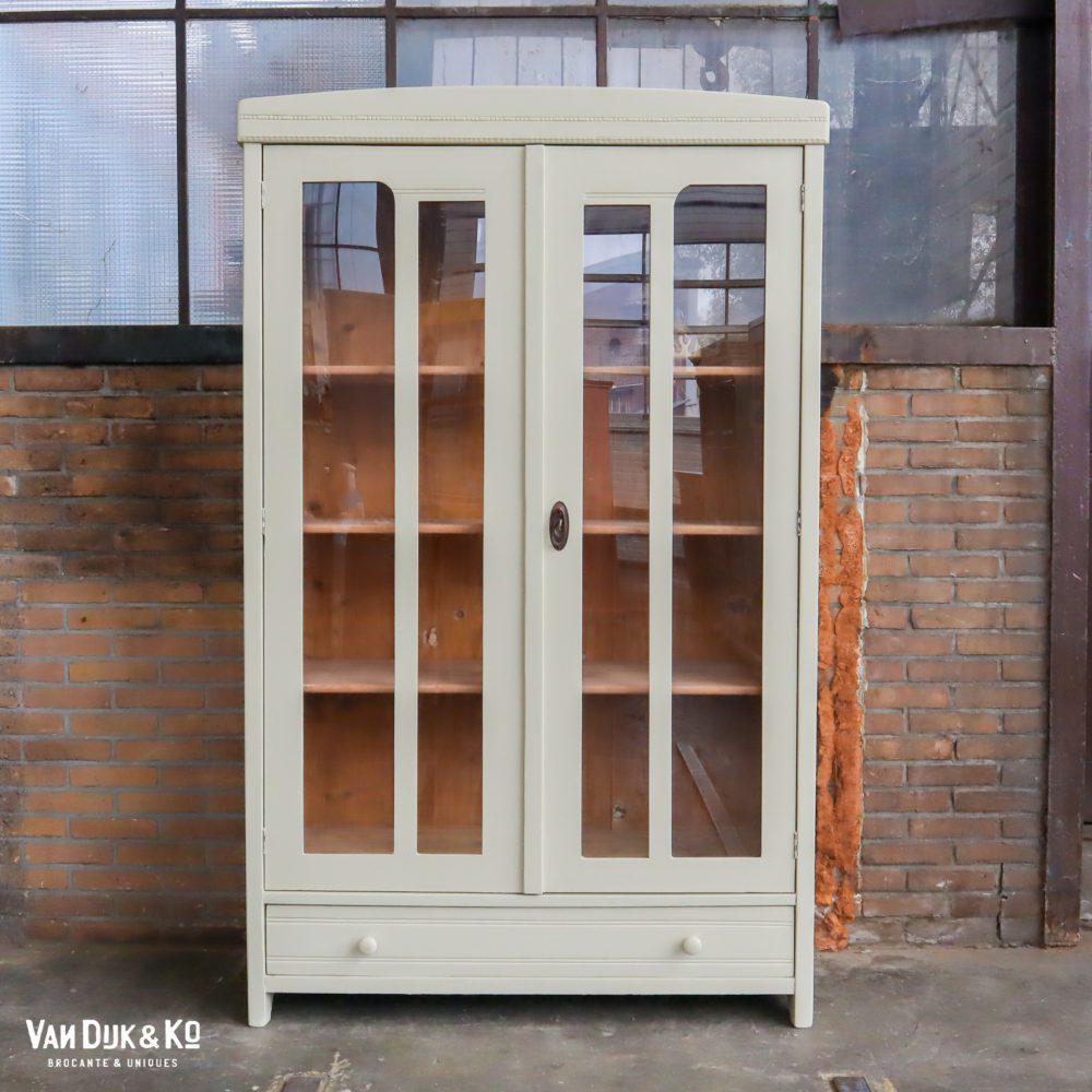 brocante vitrinekast