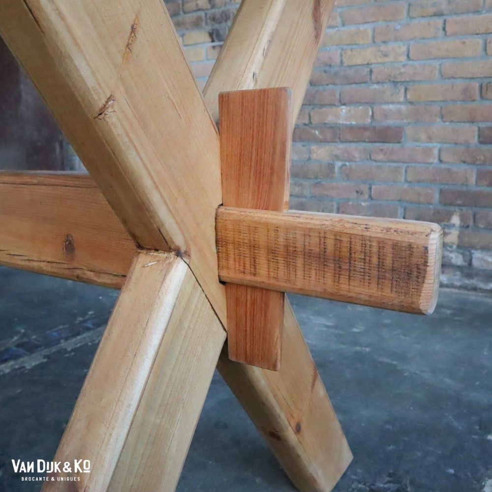 Houten kruispoot tafel - Afbeelding 6