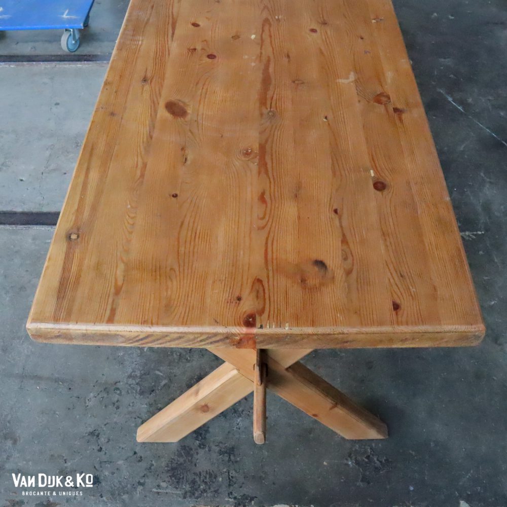Houten kruispoot tafel - Afbeelding 3