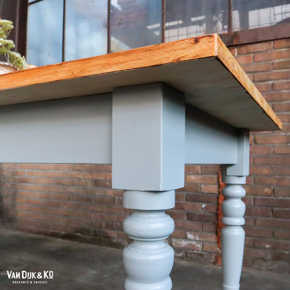 Houten tafel met grijs onderstel - Afbeelding 5