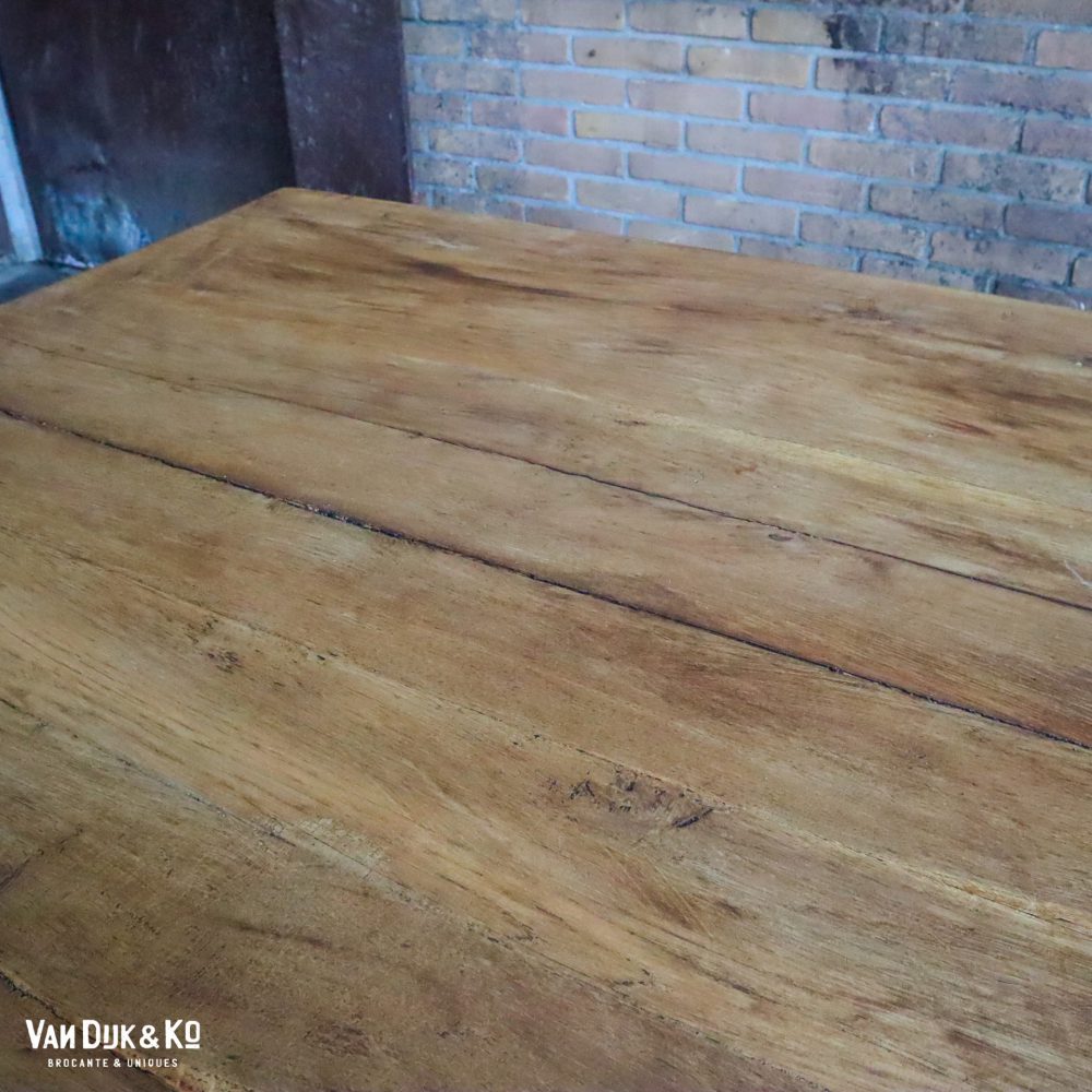 Houten tafel met groen onderstel - Afbeelding 5