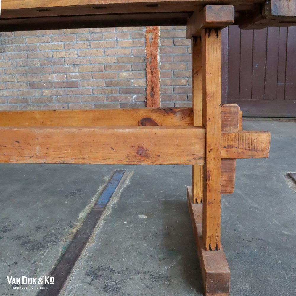 Vintage werkbank met bankschroef - Afbeelding 8