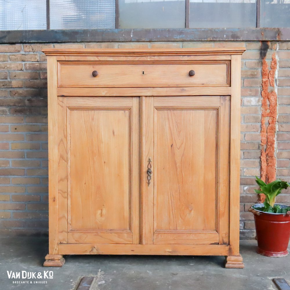 Houten dressoir