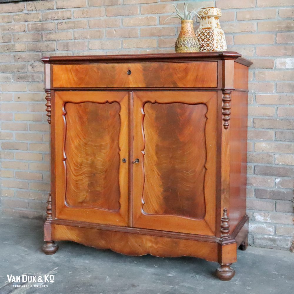 Vintage Biedermeier dressoir