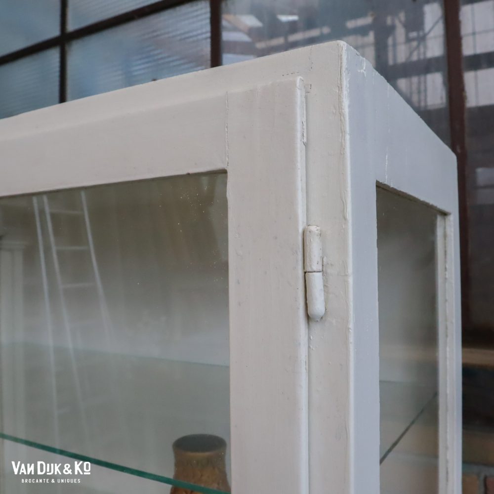 Witte houten vitrinekast - Afbeelding 8