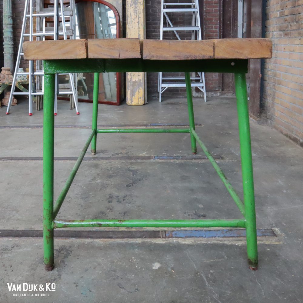 Industriële tafel met houten blad - Afbeelding 4