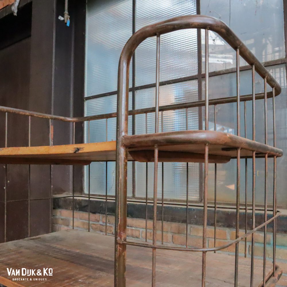 Industrieel rek met houten planken - Afbeelding 5