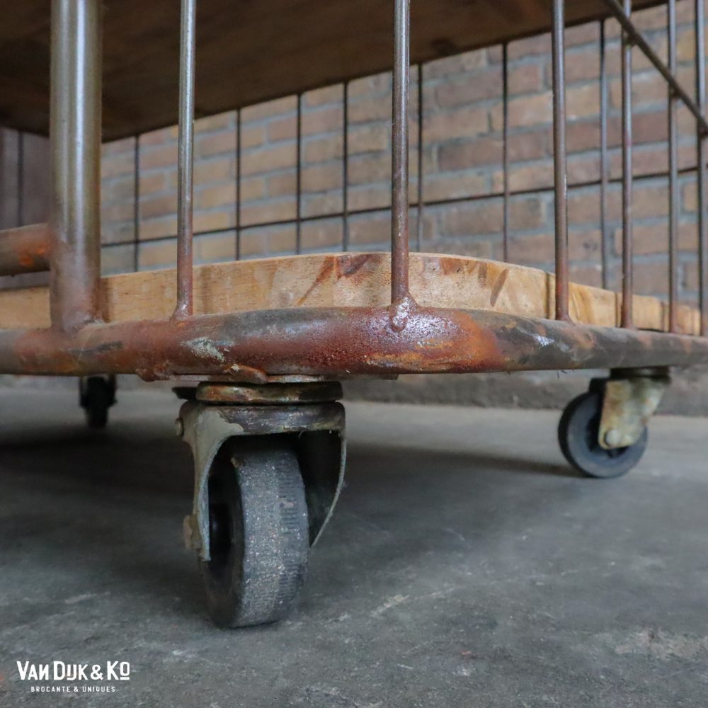 Industrieel rek met houten planken - Afbeelding 7