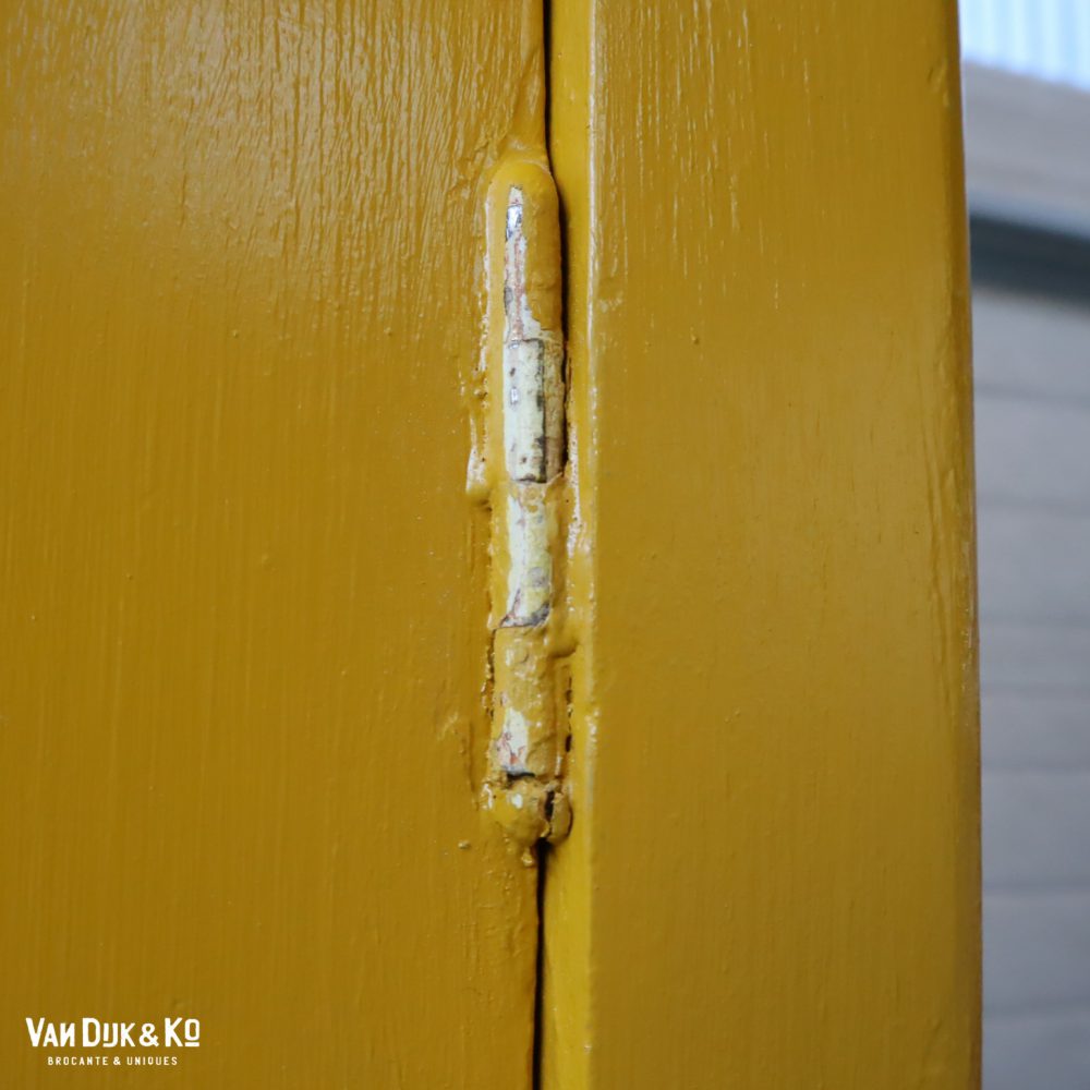 Gele vitrinekast - Afbeelding 9