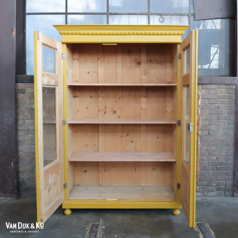gele brocante vitrinekast - Afbeelding 3