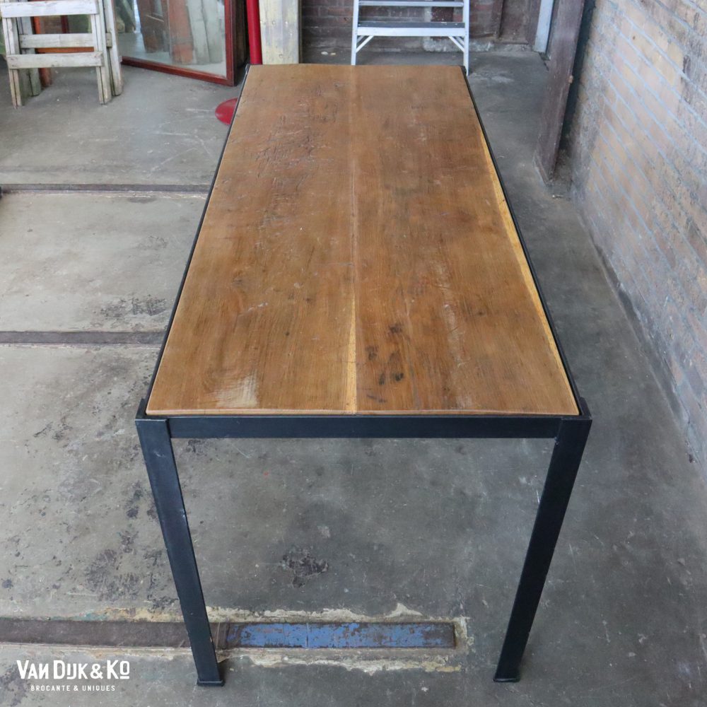 Industriële tafel