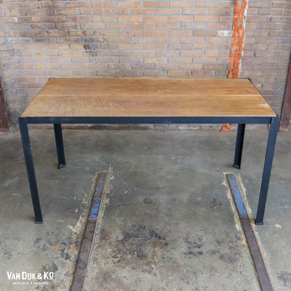 Industriële tafel