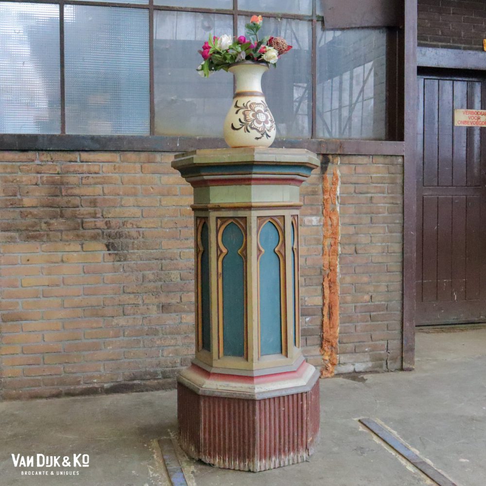 Houten sokkel