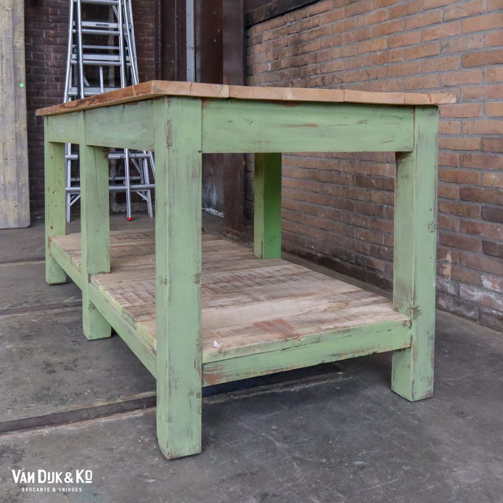 Groene houten werktafel