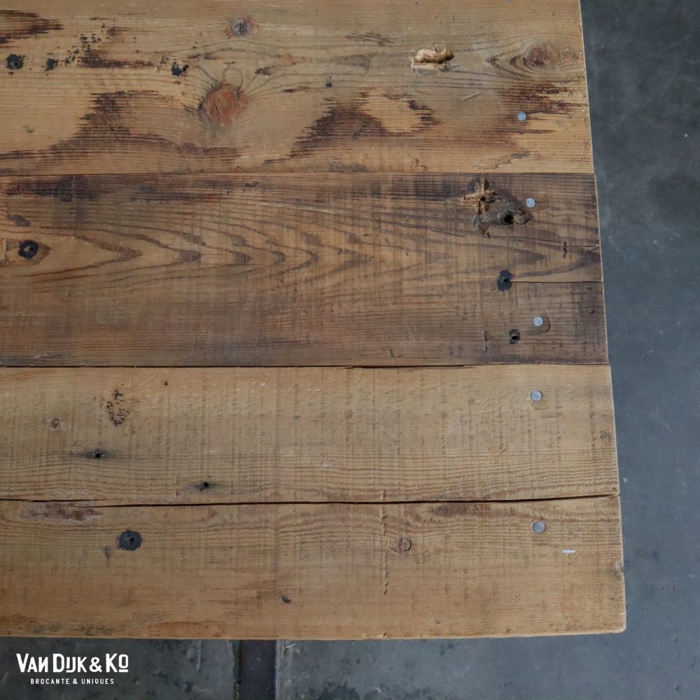 Groene houten werktafel