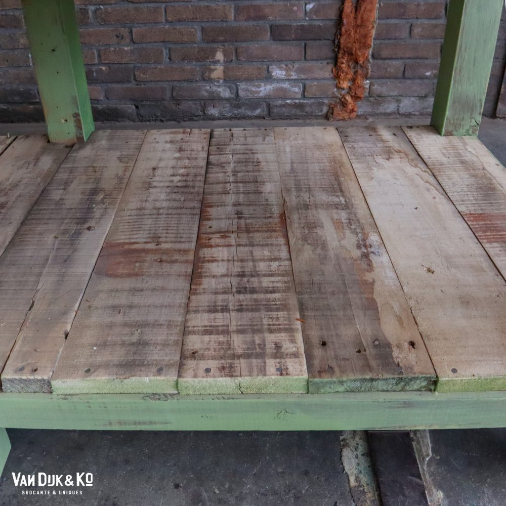 Groene houten werktafel